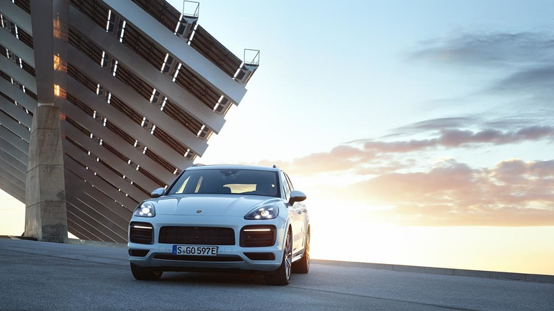 Illustration for article titled The 2019 Porsche Cayenne E-Hybrid Is More Powerful And The First Porsche With 22-Inch Wheels